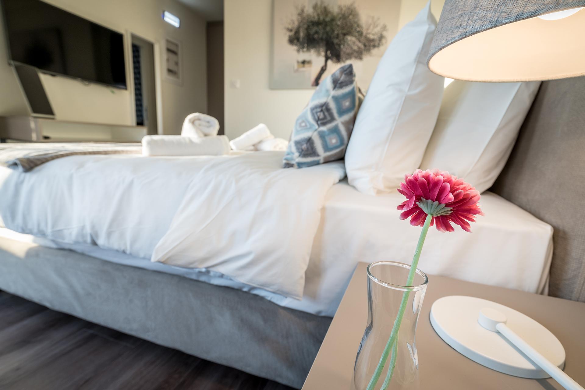 Urban Nest - & Athen
